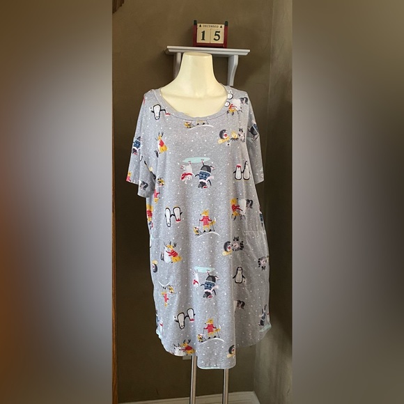 Secret Treasures Women's Penguin Holiday Sleep Shirt Size S-M - Picture 10 of 12